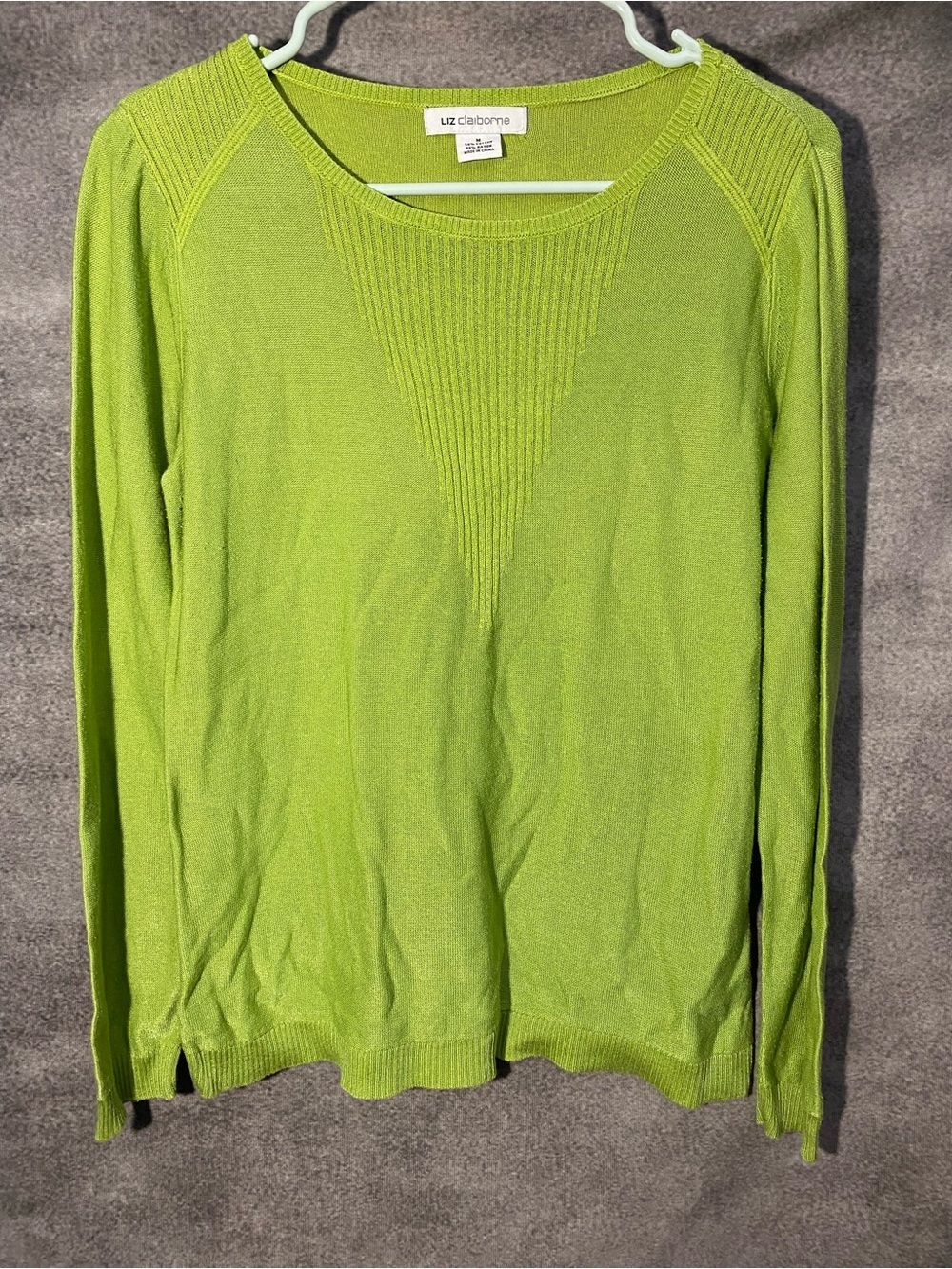 Liz Claiborne Women's Medium Lime Green Ribbed V-Detail Long Sleeve Knit Sweater
